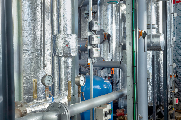 Zichtbare WKO-installatie geïsoleerd met TECLIT® koude-isolatie